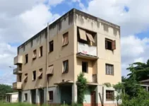 Prédio abandonado em Goiânia