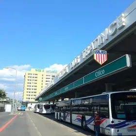 terminais de ônibus